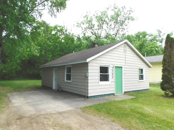 1284 Maynard Dr, Benton Harbor, MI 49022