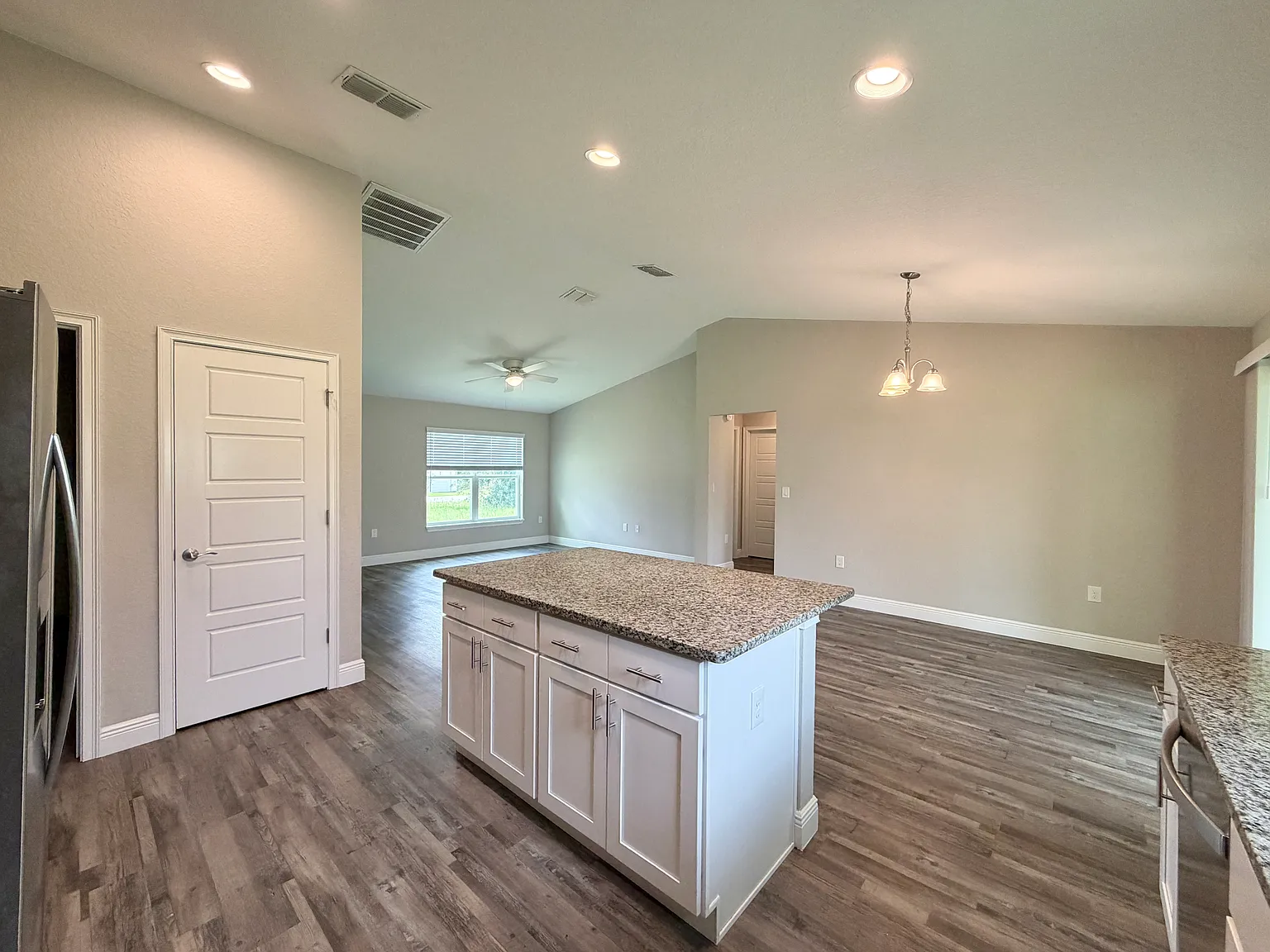 3 bed, 1453 sqft, $1,795 — Photo 4