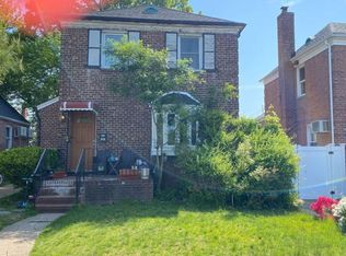 7527 182nd St, Fresh Meadows, NY 11366