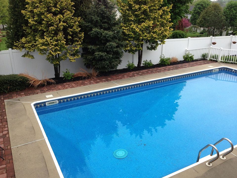 2nd image of 1006 Baythorne Dr