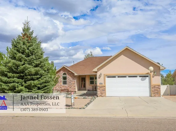 3208 Magnolia Dr, Rock Springs, WY 82901