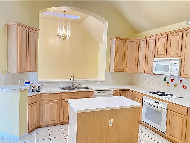 8412 White Sands Dr — Photo 8