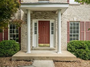 942 Kiefer Trails Dr, Ballwin, MO 63021