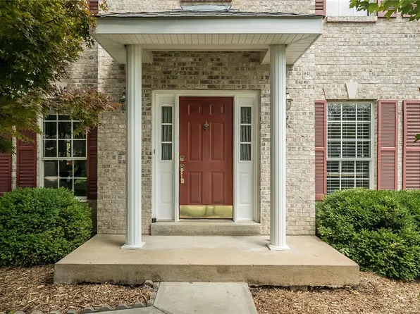 942 Kiefer Trails Dr, Ballwin, MO 63021