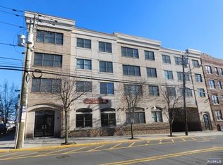 380-382 Anderson Ave #2E, Cliffside Park, NJ 07010