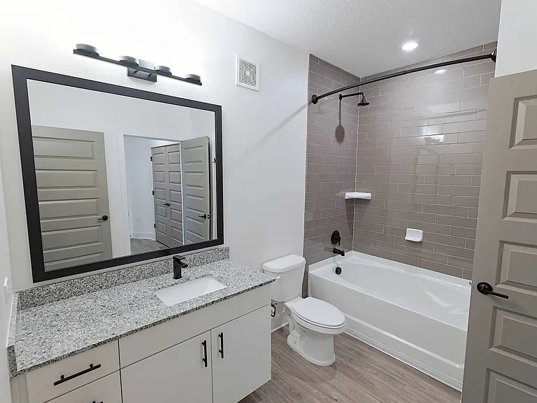 The Parian Luxury Apartments — Photo 88