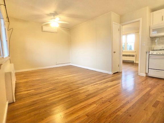 3rd image of 553 Palmer Ave APT 2C