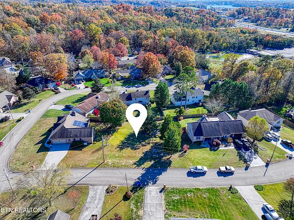 3rd image of 5217 Custis Ln