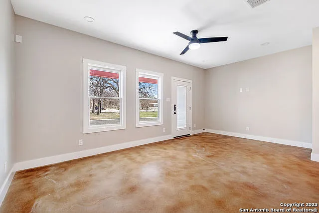 1910 E Houston St #4 — Photo 15