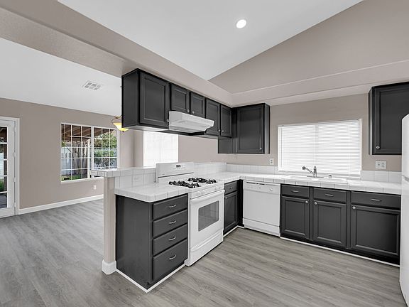 4th image of 5028 Saint Annes Dr