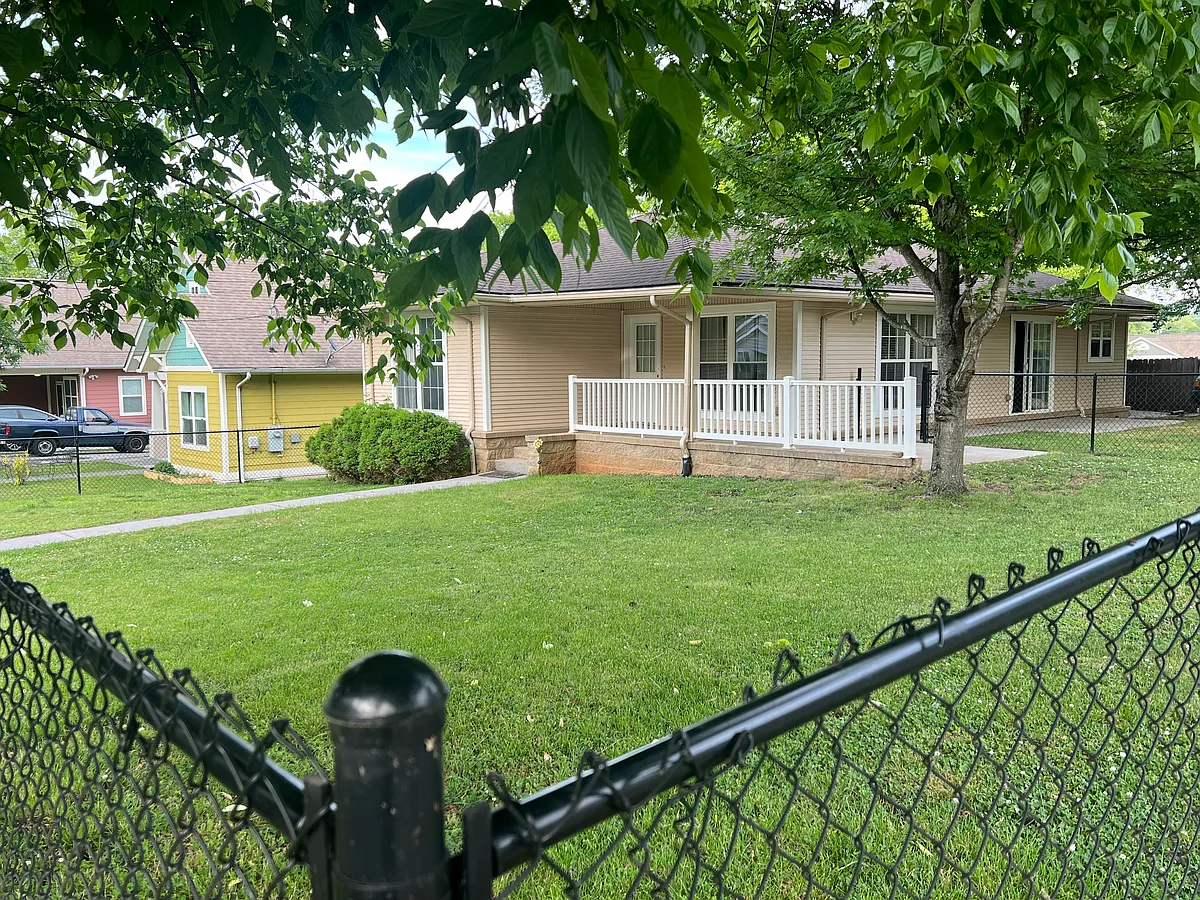 Building Photo - 2122 Ohio Ave
