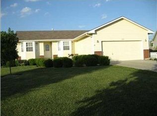 1527 E Village Estates Ct, Wichita, KS 67219