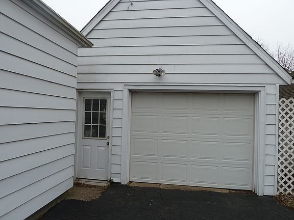 2nd image of 706 Westview Dr