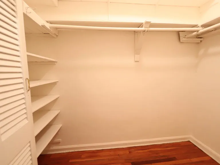 120 E 62nd St #4C — Photo 5