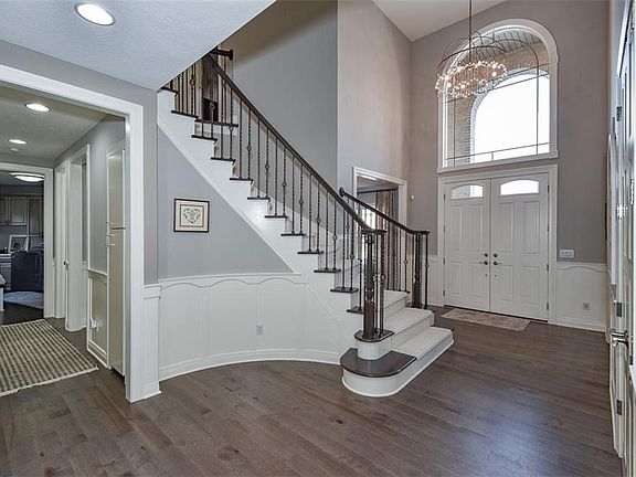 2nd image of 33607 Hawkesbury Ct