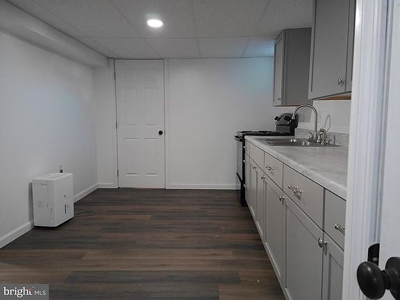 2nd image of 1124 W Main St #1