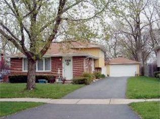 13555 S Lawler Ave, Crestwood, IL 60445