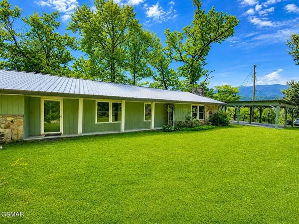 505 Crest Rd, Gatlinburg, TN 37738