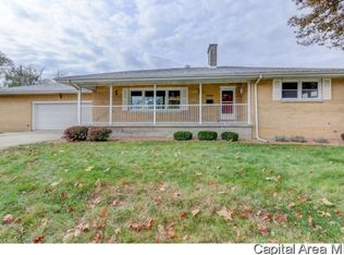 2205 Arrowhead Dr, Springfield, IL 62702