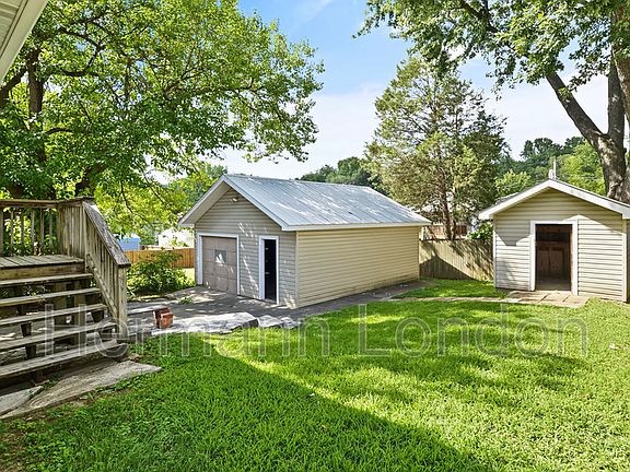 5th image of 9423 Burdella Ave