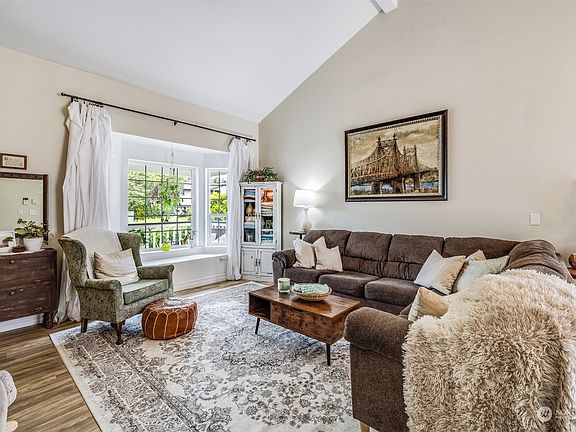 5th image of 14906 22nd Avenue E