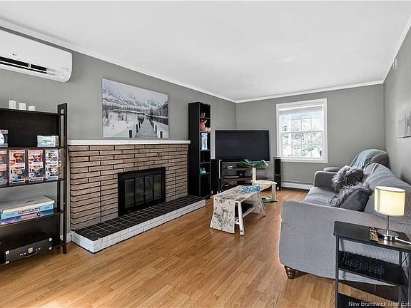5th image of 16 Irwin Dr