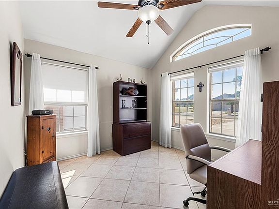 4th image of 3525 Clubhouse Dr