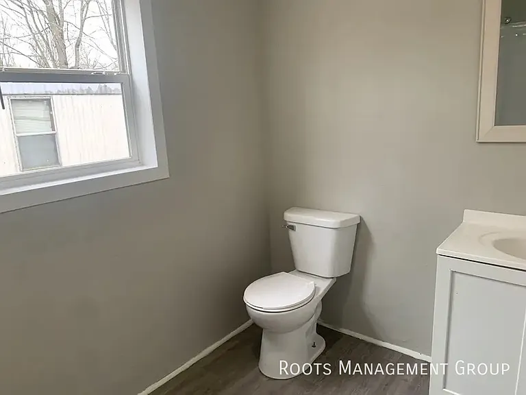 8725 Wabash Ave #105 — Photo 5