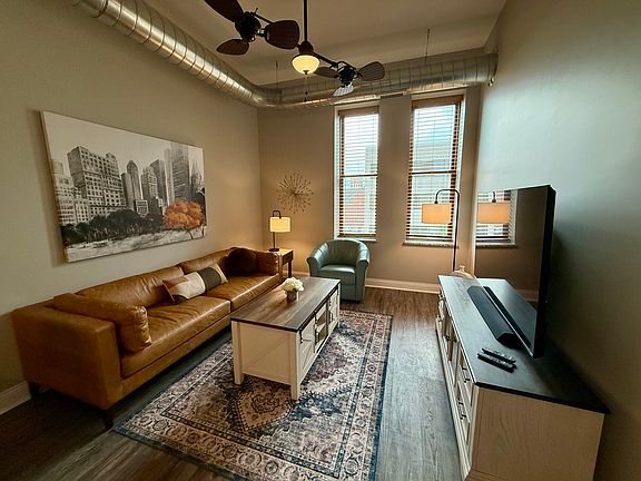4th image of 622 Wabash Ave #301