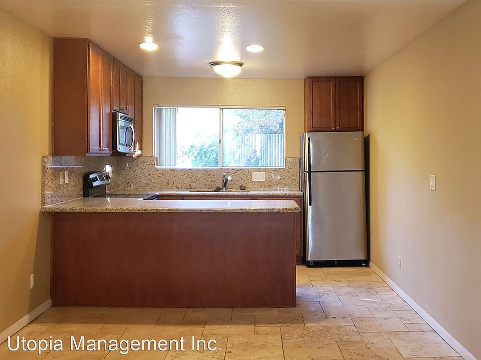 1st image of 962 S Mollison Ave APT 16