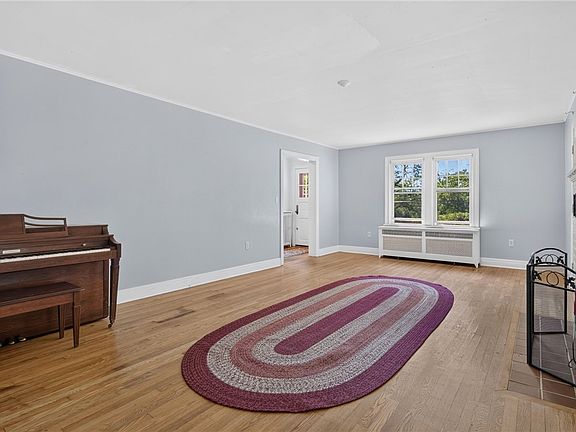 4th image of 1115 Danby Rd