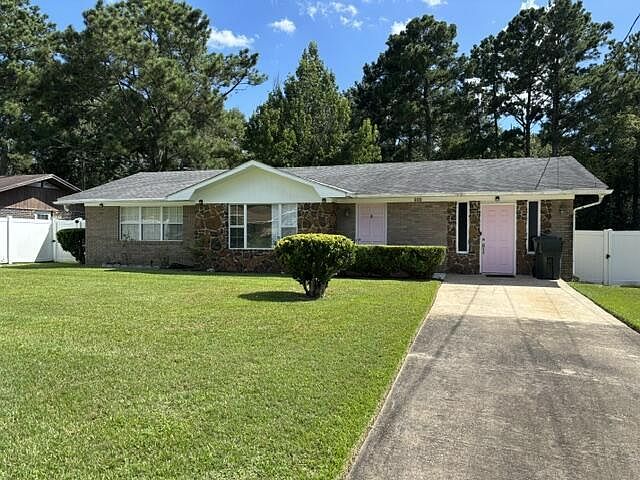 1st image of 800 Moorehouse Dr