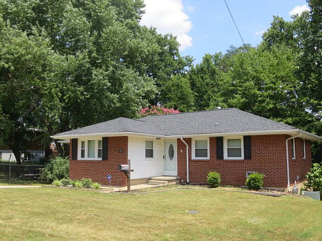 1st image of 139 Hampton Dr