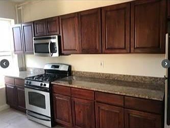4th image of 947 Avenue Street John #4A