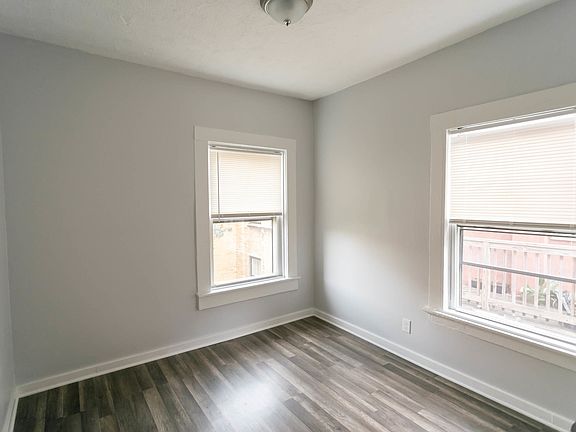 3rd image of 6124 S King Dr #236