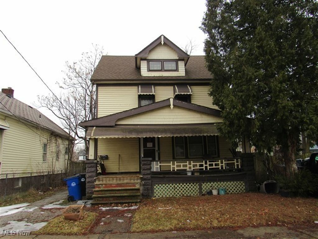 Real estate listing image