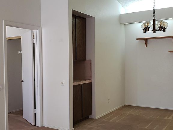 5th image of 2035 S Elm St Unit 229