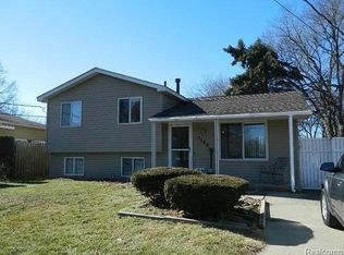 1180 Bamford Dr, Waterford, MI 48328