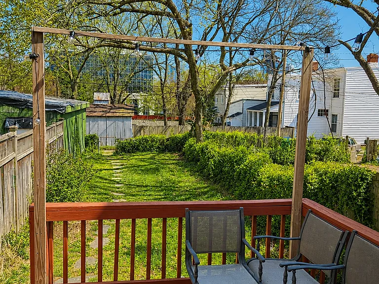 425 S Pine St — Photo 12