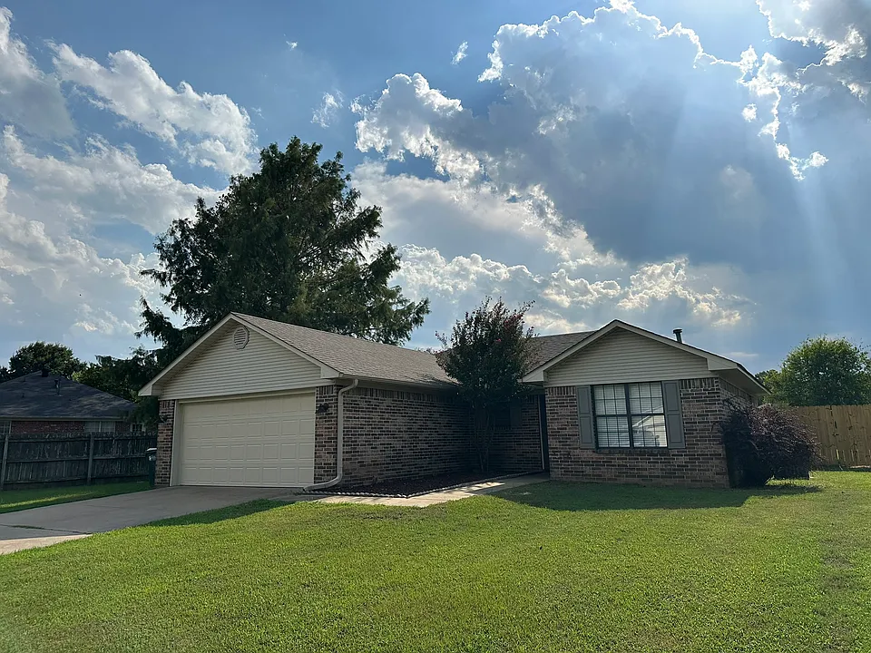 1415 Pyramid Dr
