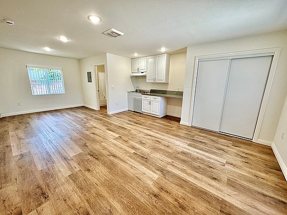 5th image of 8277 Case Ave Unit H
