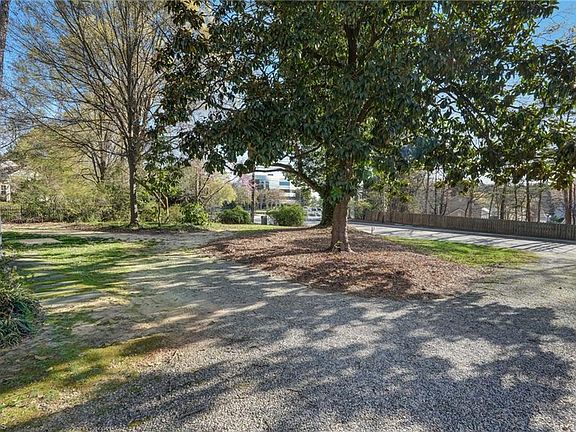 2nd image of 1906 Stanley Rd