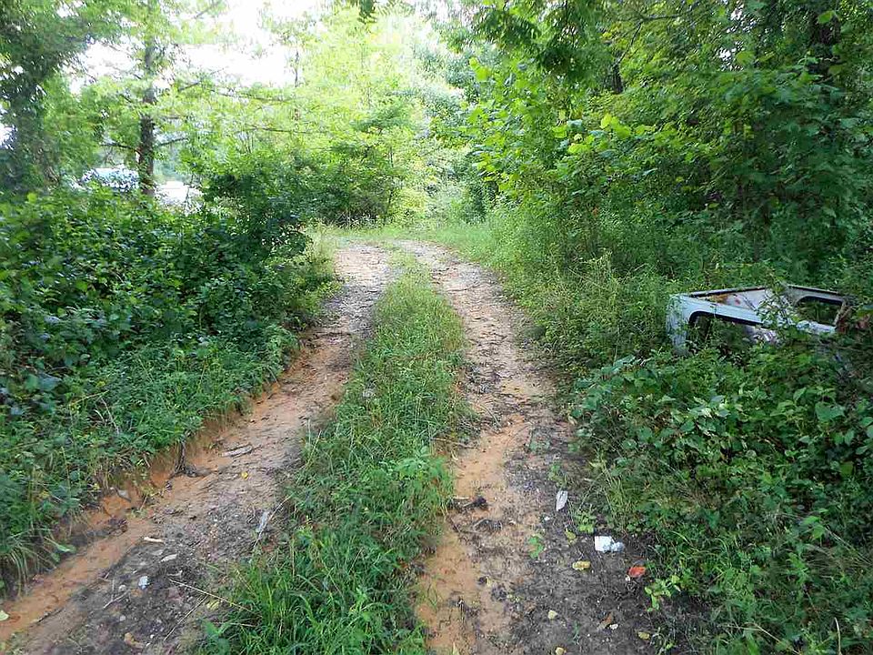 2nd image of 4669 Darnell Rd