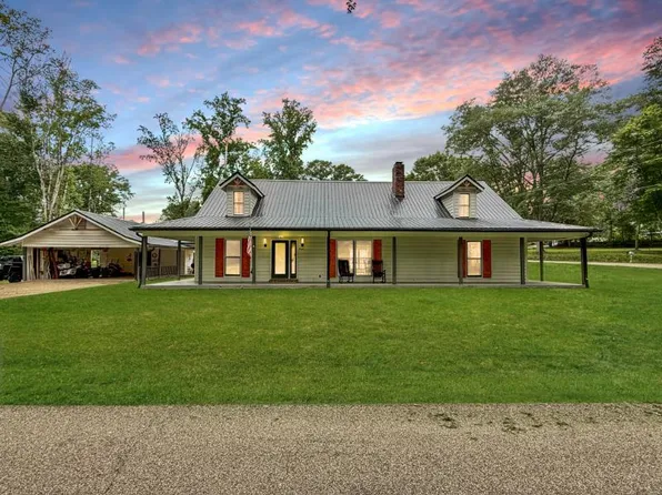 706 Benford Dr, Fulton, MS 38843