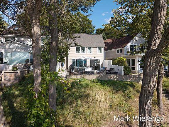 2nd image of 1144 S Harbor Dr
