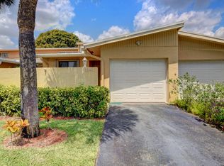 6391 Toulon Dr, Boca Raton, FL 33433