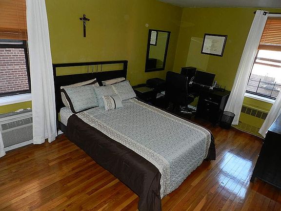 3rd image of 345 Webster Ave APT 4