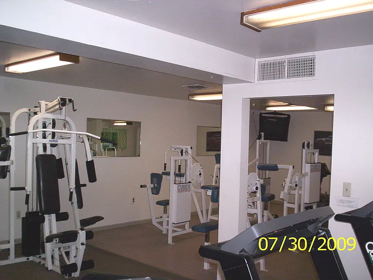 Arlington Manor Apartments — Photo 5