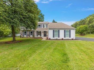 4069 Harbor Vista Dr, Orchard Lake, MI 48323