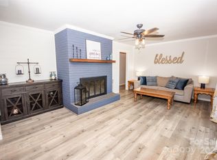 110 Heavenly Dr, Statesville, NC 28625